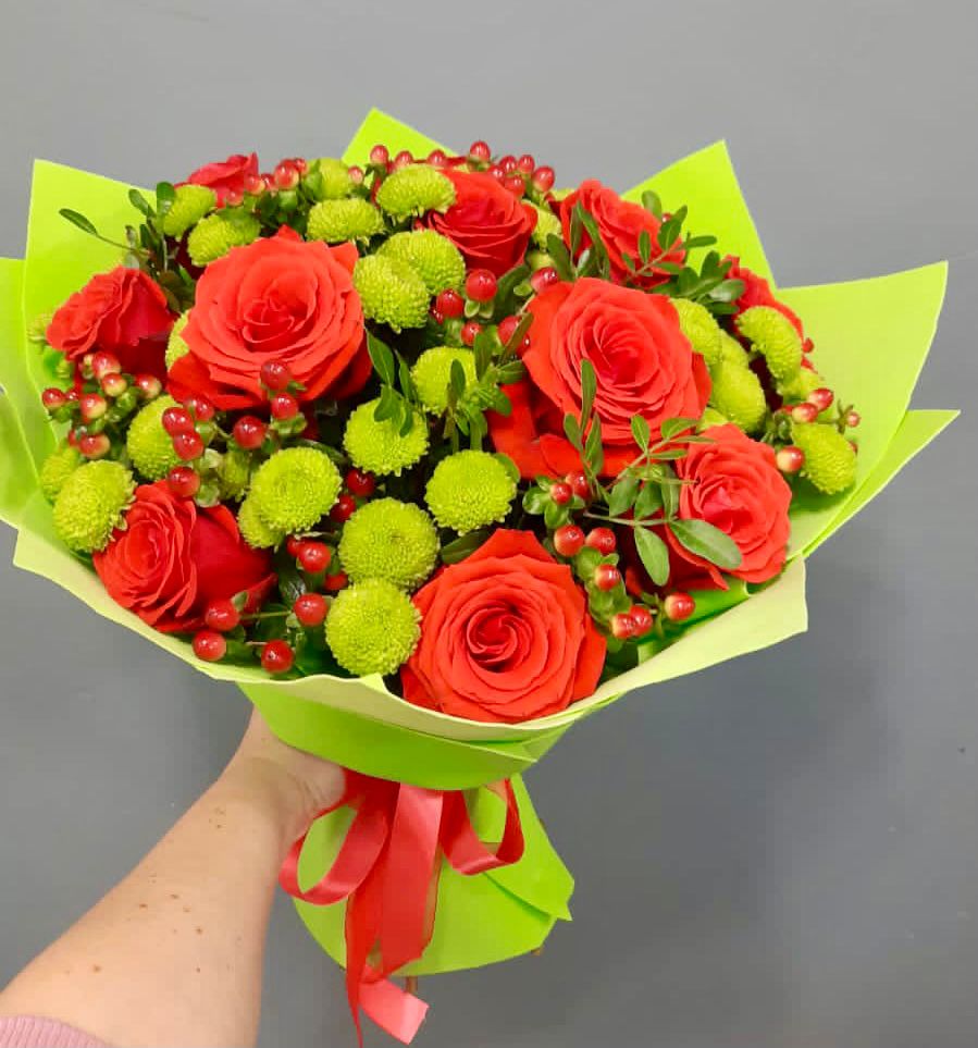 Букет цветов из: Хризантемы и Розы в Уптар