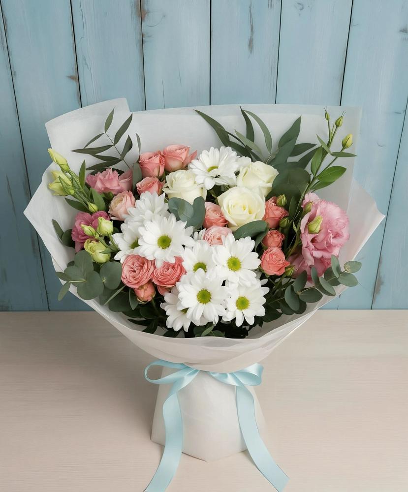 Букет цветов из: Розы, Лизиантусы и Хризантемы в Уптар
