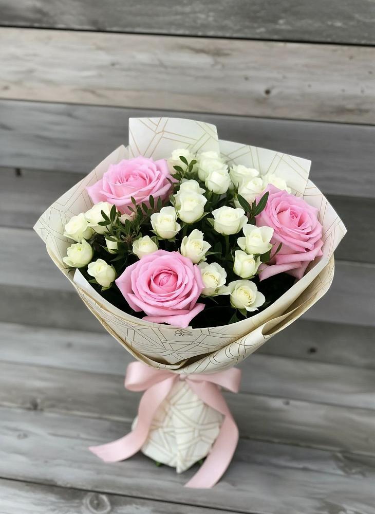 Букет цветов из: Розы в Уптар