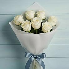Букет 7 Белых роз Эдлесс Лав в Уптар