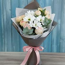 Букет цветов из:  Хризантемы и Розы в Уптар