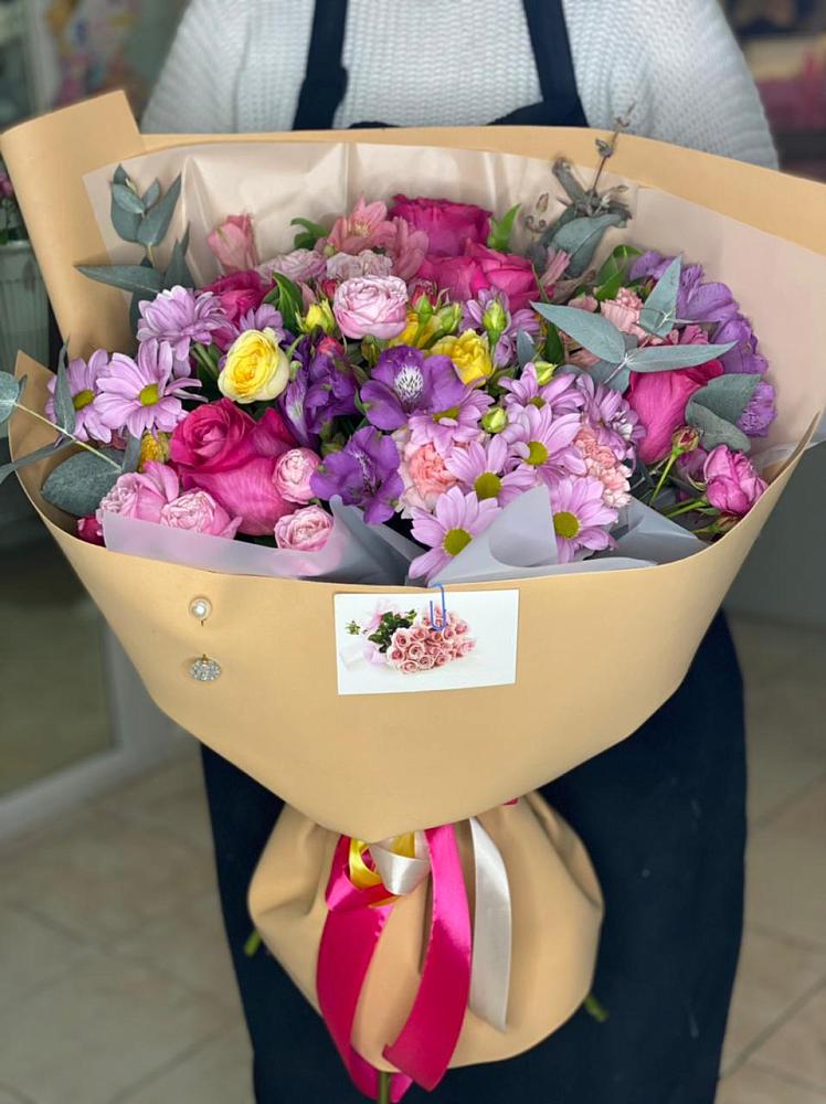 Букет цветов из: Хризантемы, Гвоздики и Альстромерии в Уптар