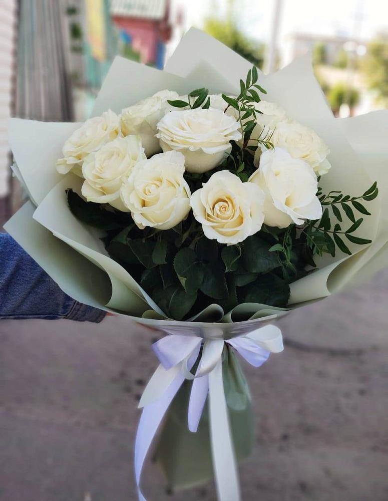 Букет Белые розы Проуд в Уптар