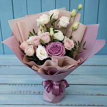 Букет цветов из:  Розы и Лизиантусы в Уптар