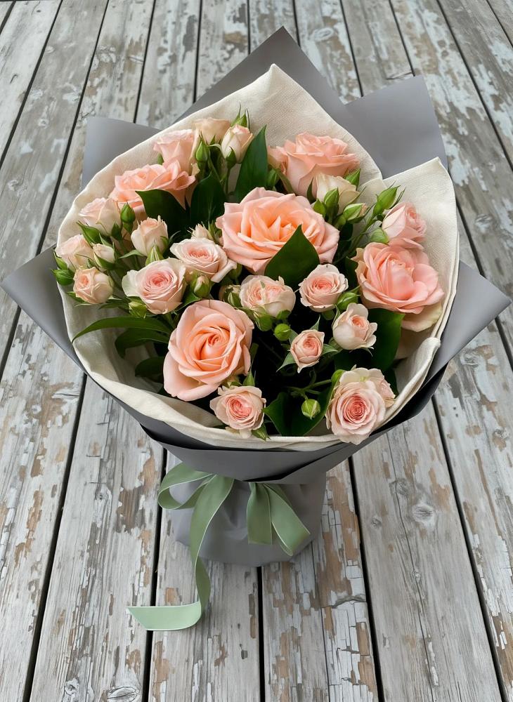 Букет цветов из: Розы в Уптар