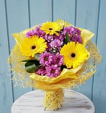 Букет цветов из:  Хризантемы и Герберы в Уптар