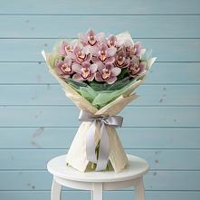 Букет цветов из:  Орхидеи и Розы в Уптар