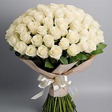 Букет 101 беля роза Белоснежка в Уптар