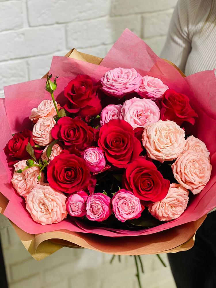 Букет цветов из: Розы в Уптар