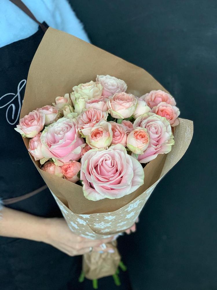 Букет цветов из: Хризантемы и Розы в Уптар