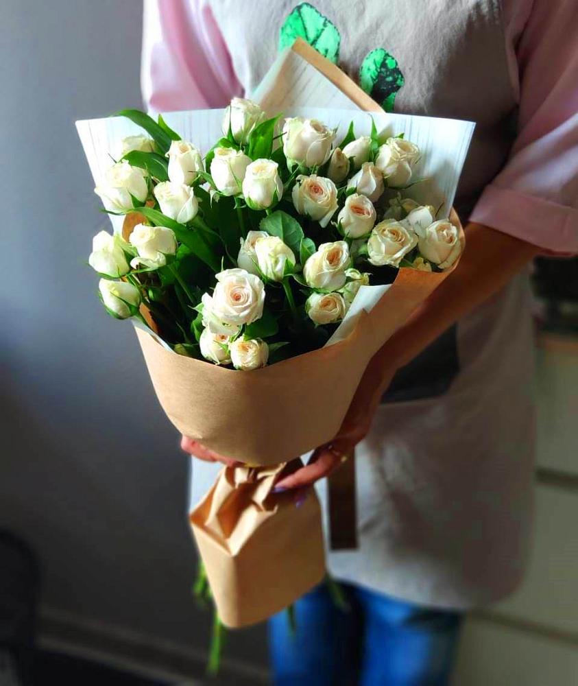 Букет цветов из: Розы в Уптар