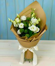 Букет цветов из:  Хризантемы и Лизиантусы #REPLACE_PRED# Уптар