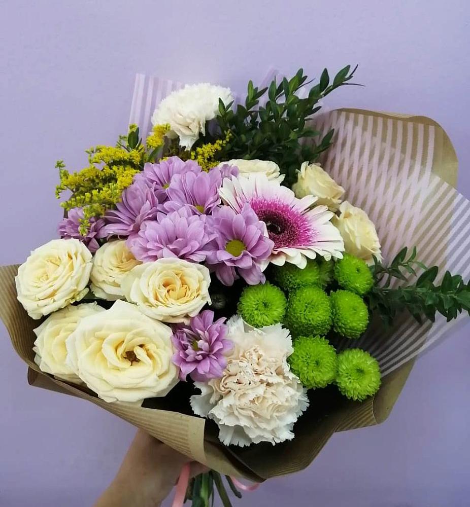 Букет цветов из: Хризантемы, Розы, Гвоздики и Герберы в Уптар