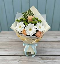 Букет цветов из:  Герберы, Розы и Хризантемы в Уптар