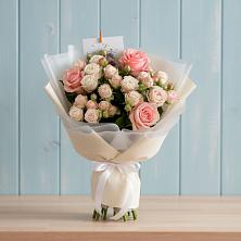 Букет цветов из:  Розы в Уптар