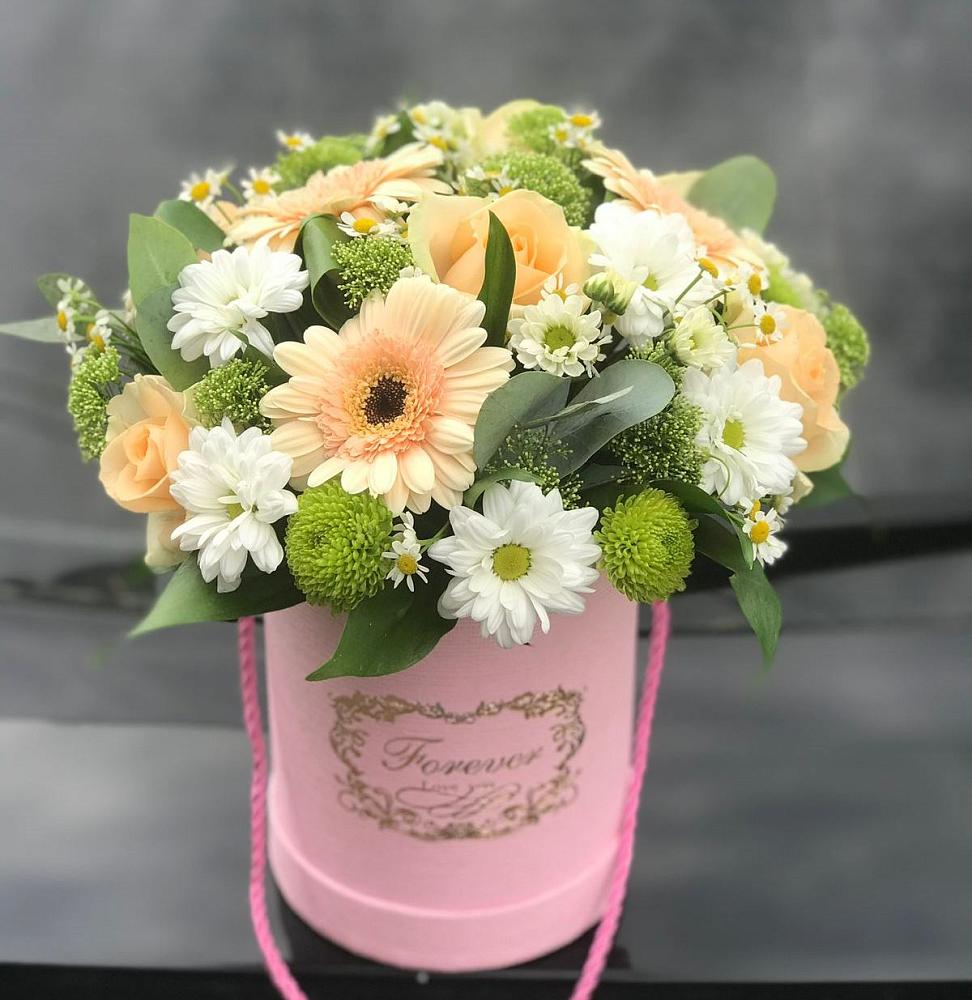 Цветочная композиция из Розы, Герберы и Хризантемы в шляпной коробке в Уптар